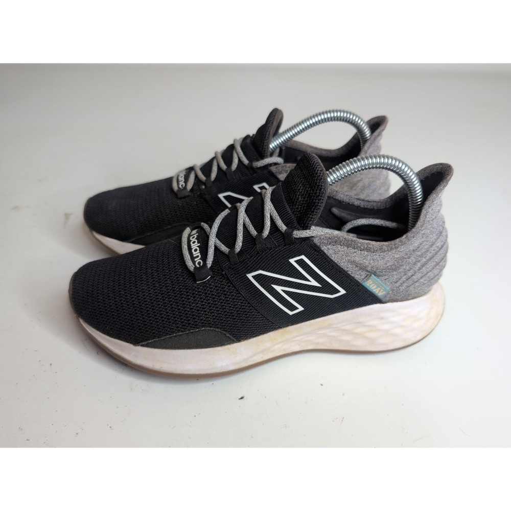 New Balance WROAVTK Womens Sz 8 Sneakers